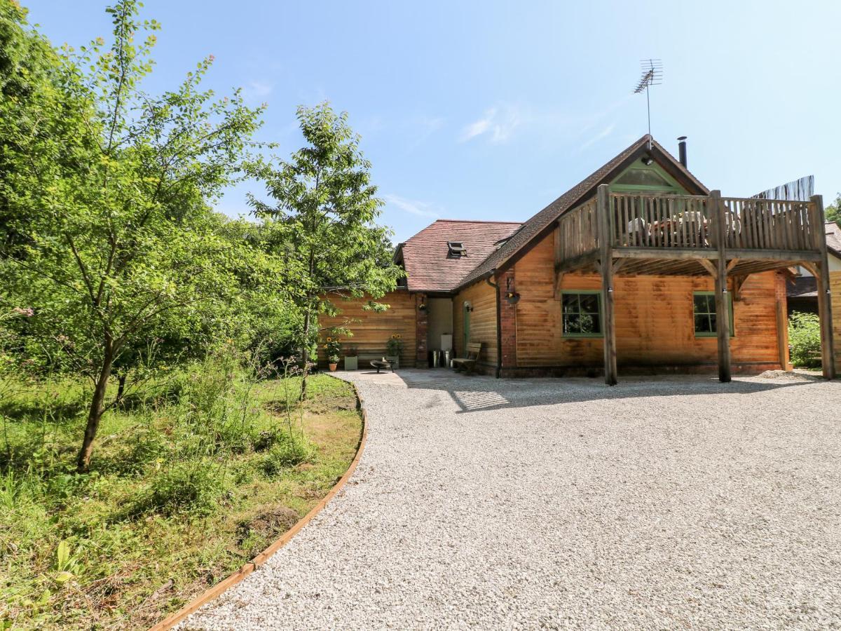 Old Wood Coach House Villa Lincoln Exterior foto