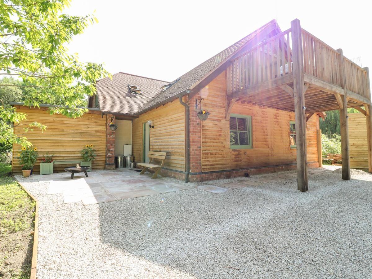Old Wood Coach House Villa Lincoln Exterior foto